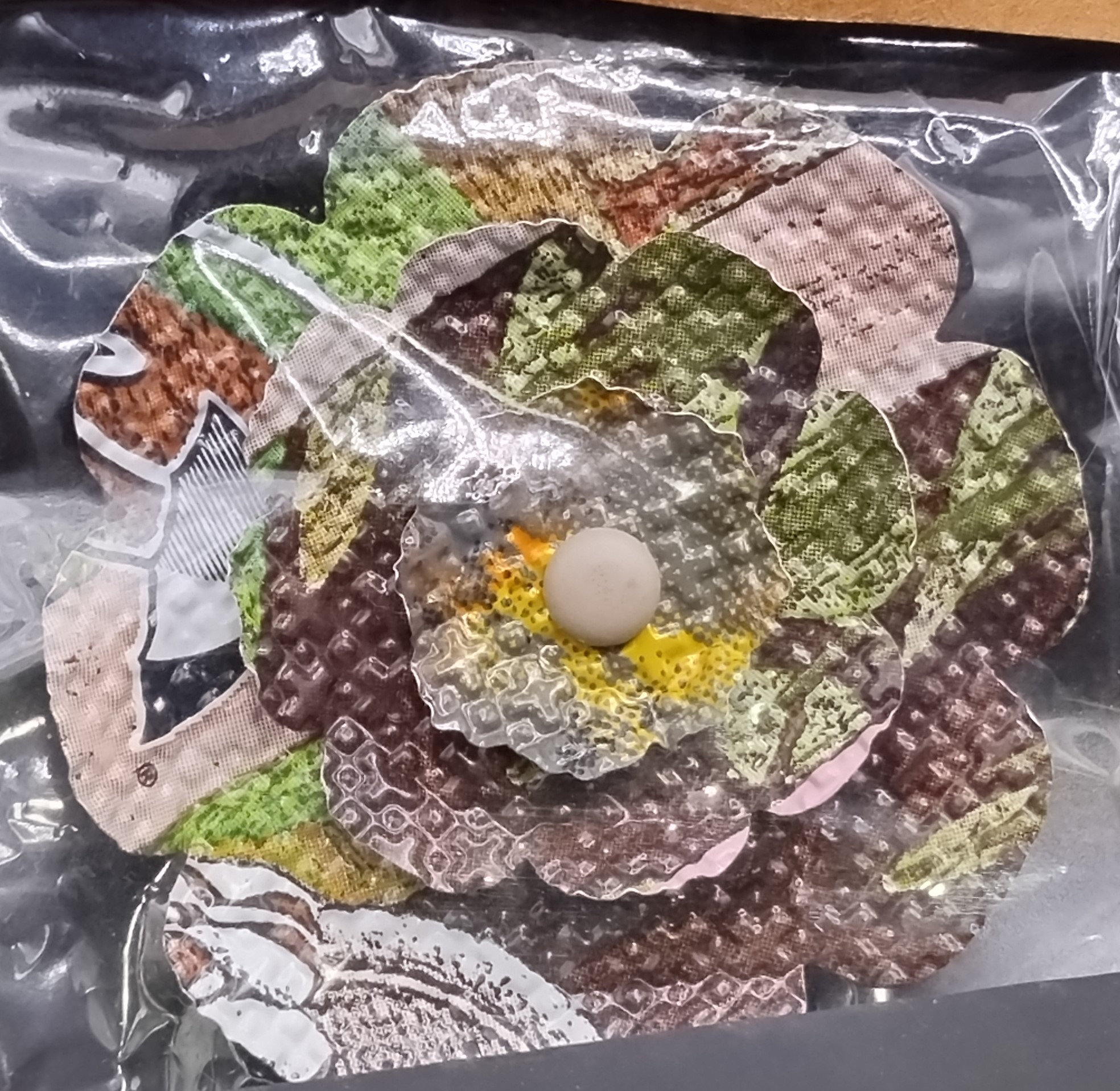 Small Flower Magnet (Recycled drink cans) - 1