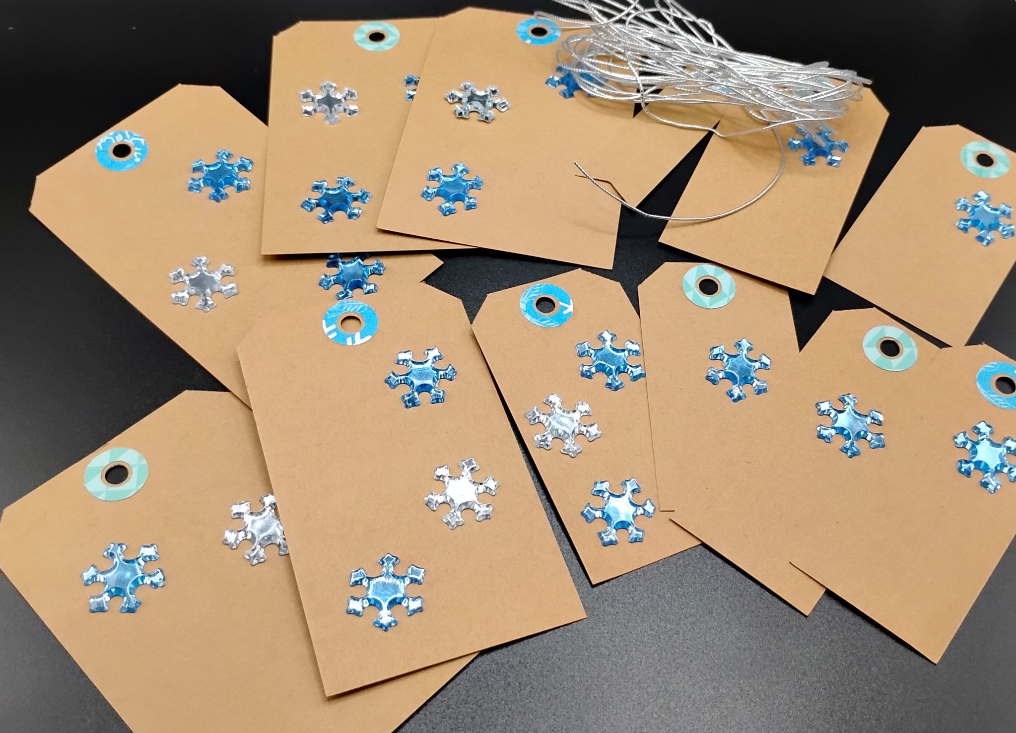 Snowflake tags